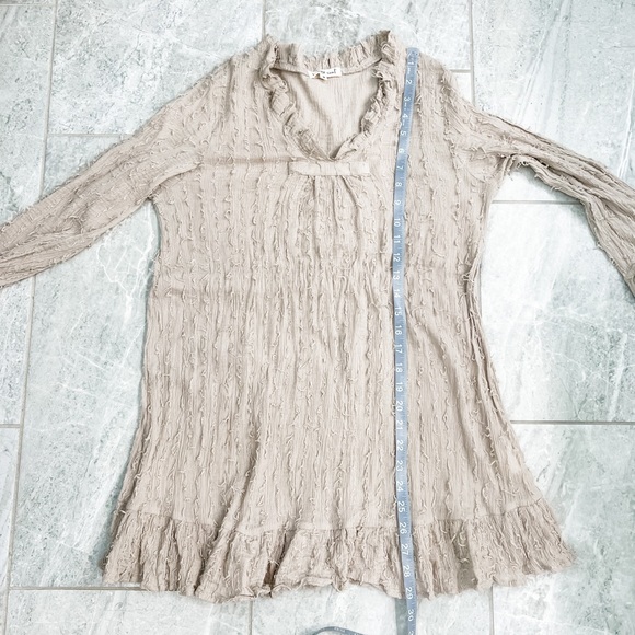 Indigo Soul Neutral Tan Raw Hem Peasant Top Size Medium - Picture 7 of 7